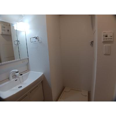 リッシュ 304【管理NO：1-028619001-03040】 ★家具家電は申し込み後に搬入します★の物件画像