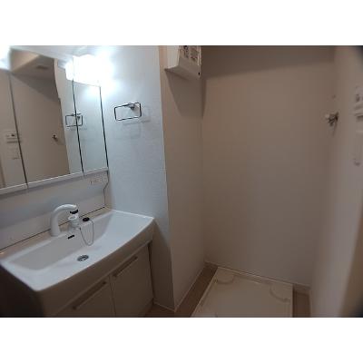 リッシュ 205【管理NO：1-028619001-02050】 ★家具家電は申し込み後に搬入します★の物件画像