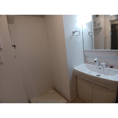 リッシュ 203【管理NO：1-028619001-02030】 ★家具家電は申し込み後に搬入します★の物件画像