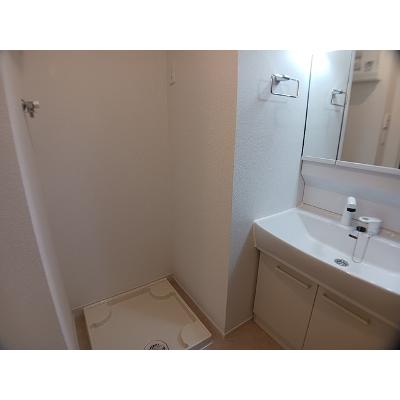 リッシュ 201【管理NO：1-028619001-02010】 ★家具家電は申し込み後に搬入します★の物件画像