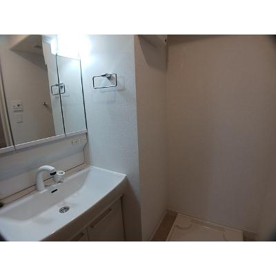 リッシュ 105【管理NO：1-028619001-01050】 ★家具家電は申し込み後に搬入します★の物件画像