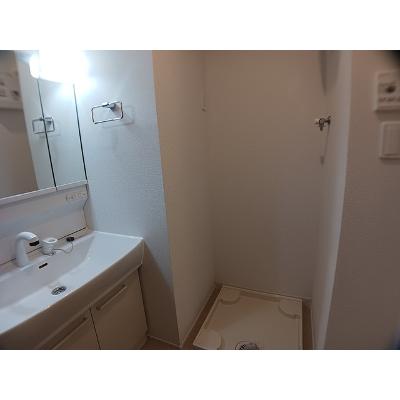 リッシュ 102【管理NO：1-028619001-01020】 ★家具家電は申し込み後に搬入します★の物件画像