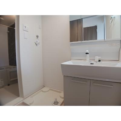 ヒカルサ川口芝西 301【管理NO：1-028499901-03010】 ★家具家電は申し込み後に搬入します★の物件画像