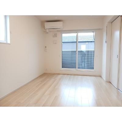ロイヤル　シルク 205【管理NO：1-025374201-02050】 ★家具家電は申し込み後に搬入します★の物件画像