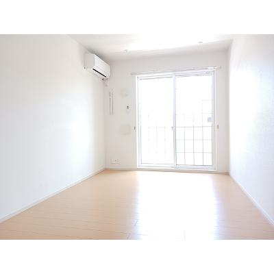 リバイバルＭ 102【管理NO：1-017758001-01020】 ★家具家電は申し込み後に搬入します★の物件画像