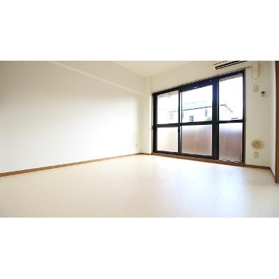 ラ・コモード 105【管理NO：1-010205601-01050】 ★家具家電は申し込み後に搬入します★の物件画像