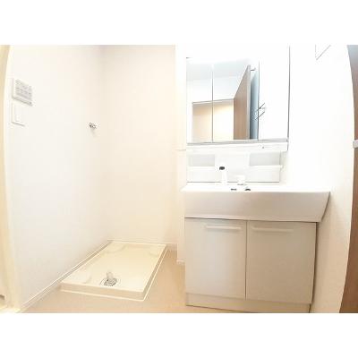 シャングリラ 201【管理NO：1-026347701-02010】 ★家具家電は申し込み後に搬入します 2026年07月下旬入居可能の物件画像