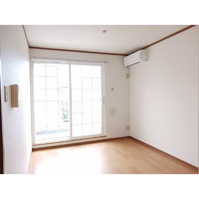 ＦＫＫ 201【管理NO：1-011003701-02010】 ★家具家電は申し込み後に搬入します★の物件画像