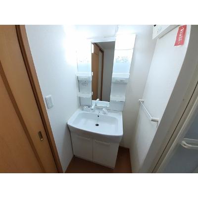 フォンテーヌ 102【管理NO：1-015329601-01020】 ★家具家電は申し込み後に搬入します★の物件画像