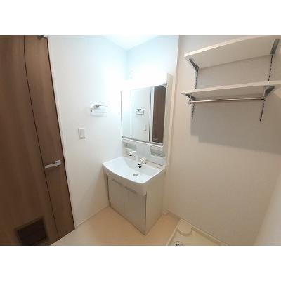 フェニックスＢ 103【管理NO：1-026944902-01030】 ★家具家電は申し込み後に搬入します★の物件画像