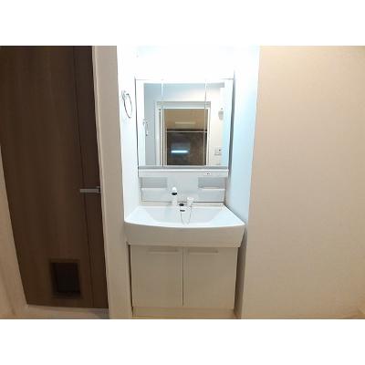 カプレット 102【管理NO：1-026433101-01020】 ★家具家電は申し込み後に搬入します★ ★2026年08月中旬入居可能★の物件画像