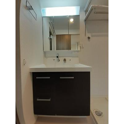 グレイシャス 101【管理NO：1-026393601-01010】 ★家具家電は申し込み後に搬入しますの物件画像
