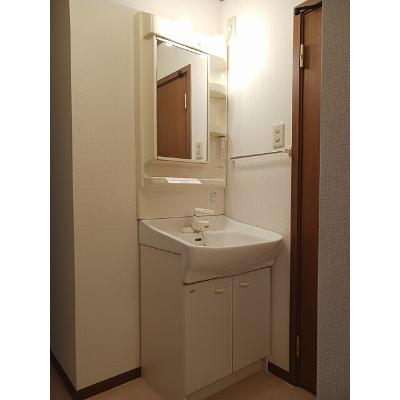 グランメゾンⅡ 102【管理NO：1-011864502-01020】 ★家具家電は申し込み後に搬入しますの物件画像