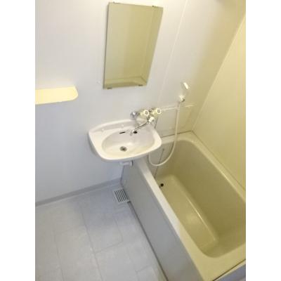 エルディム岡田 201【管理NO：1-003522201-02010】 ★家具家電は申し込み後に搬入しますの物件画像
