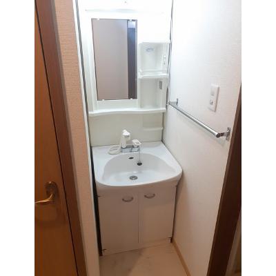 グレースコート２ 104【管理NO：1-010060301-01040】 ★家具家電は申し込み後に搬入します★の物件画像