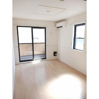 ウエスト　ウッド 103【管理NO：1-015619601-01030】 ★家具家電は申し込み後に搬入しますの物件画像