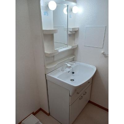 コモディダ　Ａ 201【管理NO：1-014948401-02010】 ★家具家電は申し込み後に搬入します★の物件画像