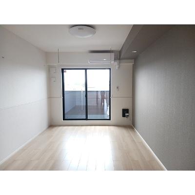 ヒカルサ三郷中央 304【管理NO：1-028302401-03040】 ★家具家電は申し込み後に搬入しますの物件画像