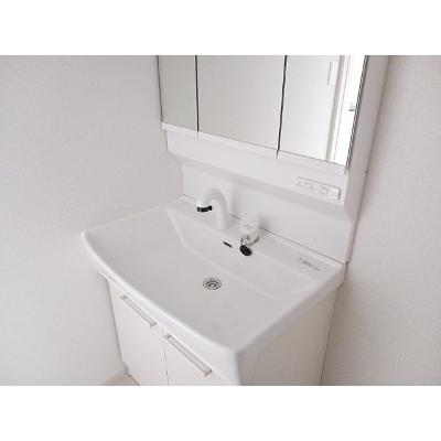 ヒカルサ三郷中央 302【管理NO：1-028302401-03020】 ★家具家電は申し込み後に搬入しますの物件画像