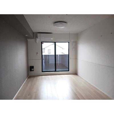 ヒカルサ三郷中央 205【管理NO：1-028302401-02050】 ★家具家電は申し込み後に搬入しますの物件画像