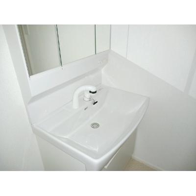 ヒカルサ三郷中央 107【管理NO：1-028302401-01070】 ★家具家電は申し込み後に搬入しますの物件画像