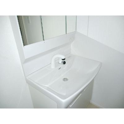ヒカルサ三郷中央 105【管理NO：1-028302401-01050】 ★家具家電は申し込み後に搬入しますの物件画像