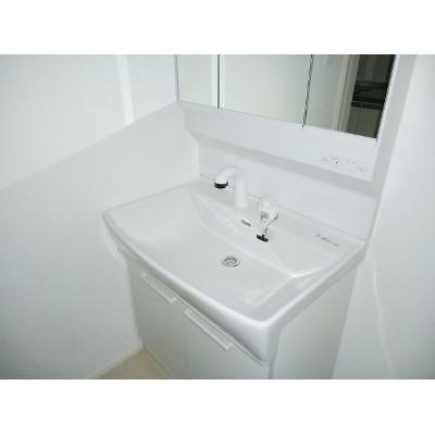 ヒカルサ三郷中央 104【管理NO：1-028302401-01040】 ★家具家電は申し込み後に搬入しますの物件画像