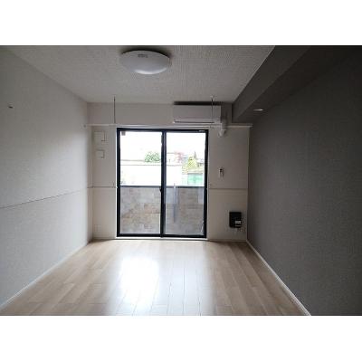 ヒカルサ三郷中央 102【管理NO：1-028302401-01020】 ★家具家電は申し込み後に搬入しますの物件画像