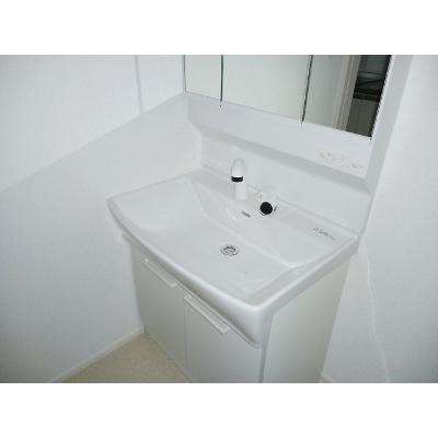 ヒカルサ三郷中央 102【管理NO：1-028302401-01020】 ★家具家電は申し込み後に搬入しますの物件画像