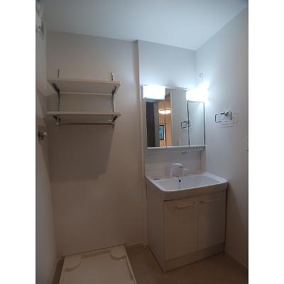 ヒカルサ新潟姥ケ山 201【管理NO：1-028664001-02010】 ★家具家電は申し込み後に搬入します★の物件画像