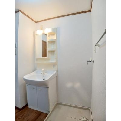 グローリアスⅠ 103【管理NO：1-011475601-01030】 ★家具家電は申し込み後に搬入しますの物件画像