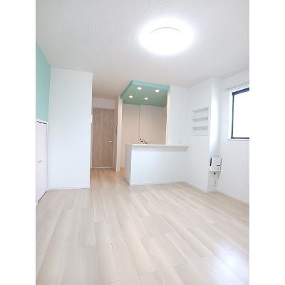 オーブ 102【管理NO：1-028600201-01020】 ★家具家電は申し込み後に搬入しますの物件画像