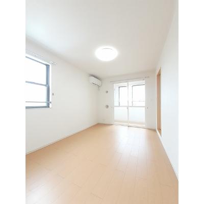 ロワジール 201【管理NO：1-019948001-02010】 ★家具家電は申し込み後に搬入します★ ★2026年09月中旬入居可能★の物件画像