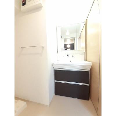 ロワジール 201【管理NO：1-019948001-02010】 ★家具家電は申し込み後に搬入します★ ★2026年09月中旬入居可能★の物件画像