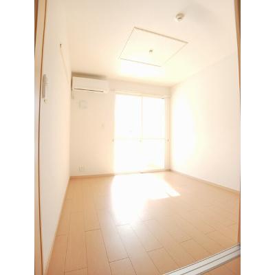 リバーサイド　セナ 101【管理NO：1-017034701-01010】 ★家具家電は申し込み後に搬入します★の物件画像