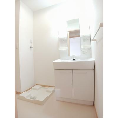 リバーサイド　セナ 101【管理NO：1-017034701-01010】 ★家具家電は申し込み後に搬入します★の物件画像