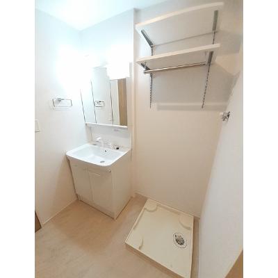 パインエコー 105【管理NO：1-026968101-01050】 ★家具家電は申し込み後に搬入します★の物件画像