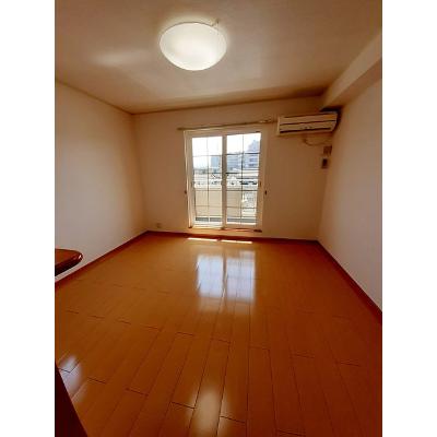 メゾンリヴェール 201【管理NO：1-015267201-02010】 ★家具家電は申し込み後に搬入します★の物件画像