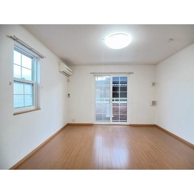 ウララ 101【管理NO：1-014484501-01010】 ★家具家電は申し込み後に搬入します 2026年08月上旬入居可能の物件画像
