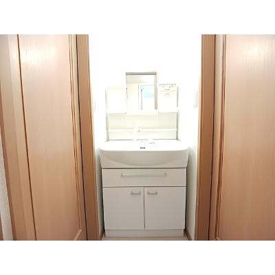 カメリアコート 102【管理NO：1-014689501-01020】 ★家具家電は申し込み後に搬入します★の物件画像
