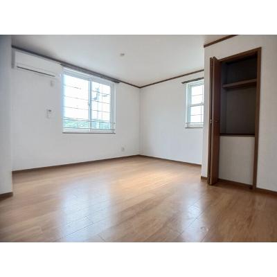 Ｖｉｌｌａ　Ｒａｆｆｉｎｅ 201【管理NO：1-011552401-02010】 ★家具家電は申し込み後に搬入します★の物件画像