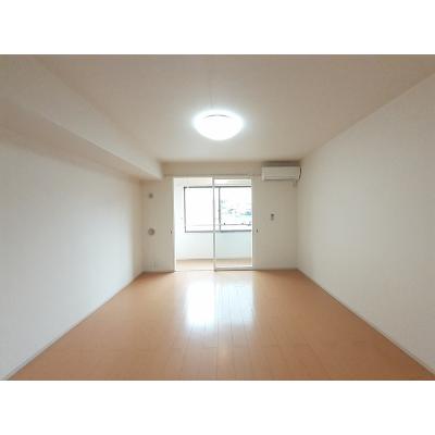 アルナージュ 102【管理NO：1-018729401-01020】 ★家具家電は申し込み後に搬入します★の物件画像