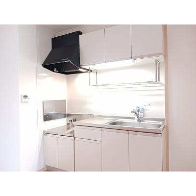 ウィステリアスタイル 103【管理NO：1-015946601-01030】 ★家具家電は申し込み後に搬入しますの物件画像