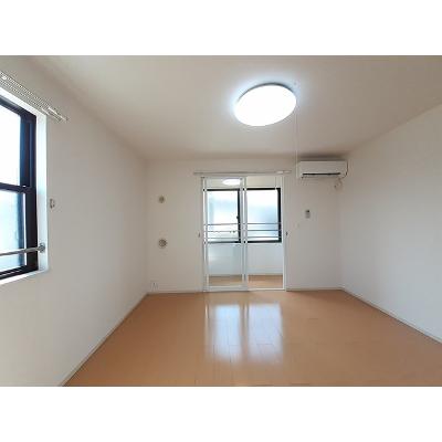 サンライト　ムーン 201【管理NO：1-018998701-02010】 ★家具家電は申し込み後に搬入します★の物件画像