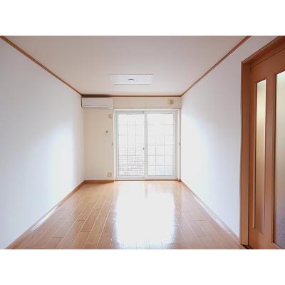 プリムローズⅡ 101【管理NO：1-012341002-01010】 ★家具家電は申し込み後に搬入しますの物件画像
