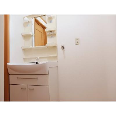 プリムローズⅡ 101【管理NO：1-012341002-01010】 ★家具家電は申し込み後に搬入しますの物件画像