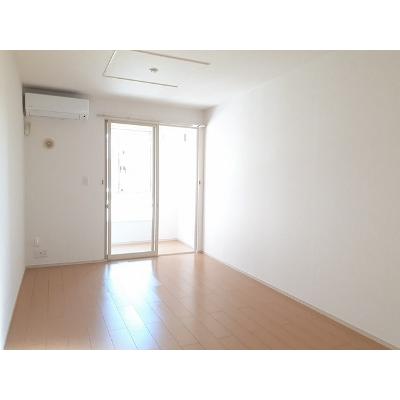 カリメーラ 101【管理NO：1-018303601-01010】 ★家具家電は申し込み後に搬入しますの物件画像