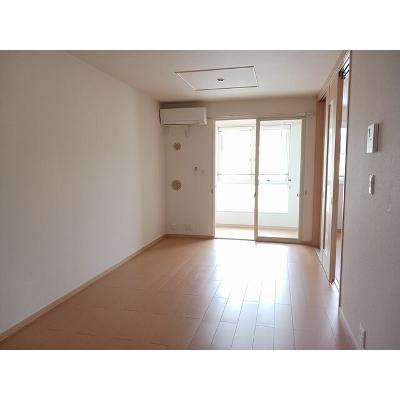 エスポア－ル　井波 203【管理NO：1-016662601-02030】 ★家具家電は申し込み後に搬入しますの物件画像