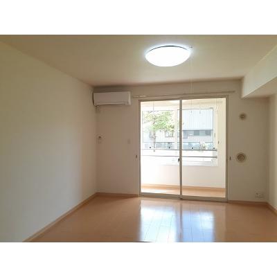 ウィスティリア 102【管理NO：1-015889201-01020】 ★家具家電は申し込み後に搬入しますの物件画像