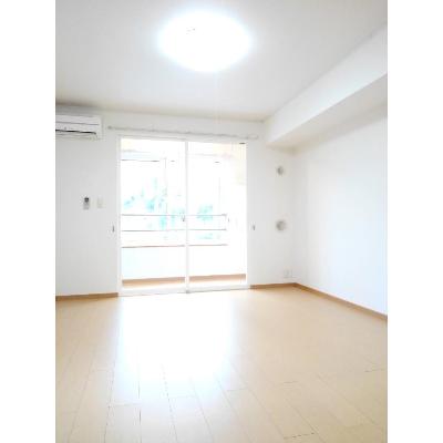 メゾン　ド　ファン・ジニ 101【管理NO：1-015165601-01010】 ★家具家電は申し込み後に搬入しますの物件画像